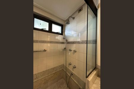 Apartamento para alugar com 143m², 3 quartos e sem vaga