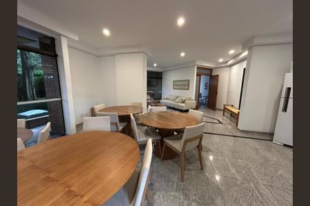 Apartamento para alugar com 143m², 3 quartos e sem vaga