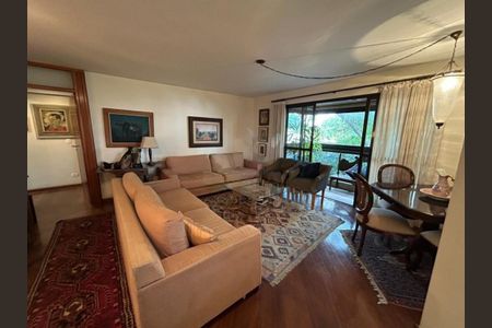 Apartamento para alugar com 143m², 3 quartos e sem vaga