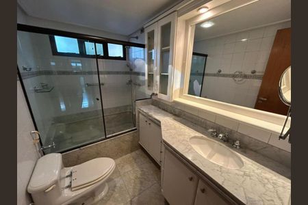 Apartamento para alugar com 143m², 3 quartos e sem vaga