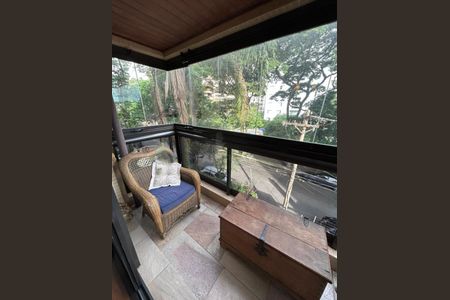 Apartamento para alugar com 143m², 3 quartos e sem vaga