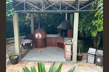 Apartamento para alugar com 143m², 3 quartos e sem vaga