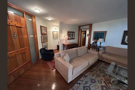 Apartamento para alugar com 143m², 3 quartos e sem vaga