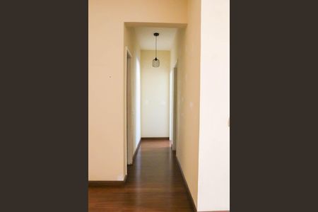 Apartamento à venda com 75m², 2 quartos e 1 vagaCorredor