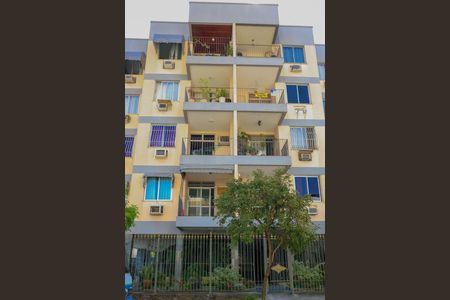 Apartamento à venda com 75m², 2 quartos e 1 vagaFachada