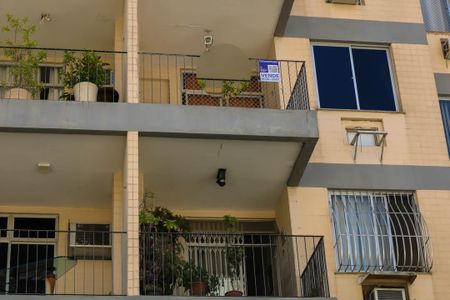 Apartamento à venda com 75m², 2 quartos e 1 vagaFachada