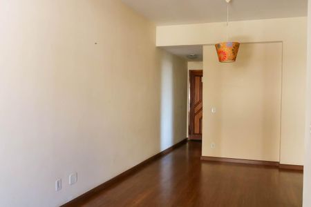 Apartamento à venda com 75m², 2 quartos e 1 vagaSala