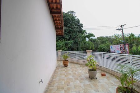Casa à venda com 125m², 3 quartos e 3 vagas Casa à venda com 125m², 3 quartos e 3 vagasVaranda