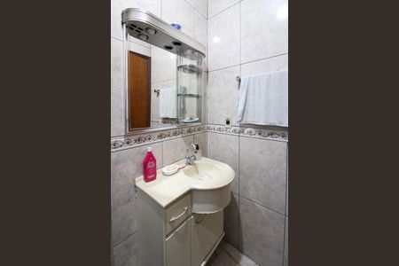 Casa à venda com 125m², 3 quartos e 3 vagas Casa à venda com 125m², 3 quartos e 3 vagasBanheiro Corredor