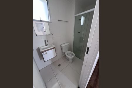 Banheiro  de apartamento à venda com 2 quartos, 56m² em Parque Assuncao, Taboão da Serra