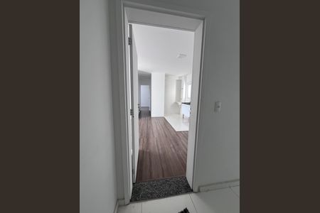Corredor de apartamento à venda com 2 quartos, 56m² em Parque Assuncao, Taboão da Serra