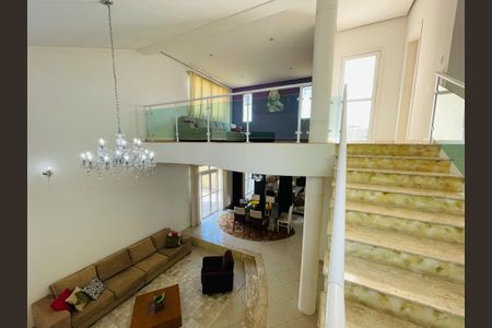 Casa à venda com 400m², 4 quartos e 6 vagasSala