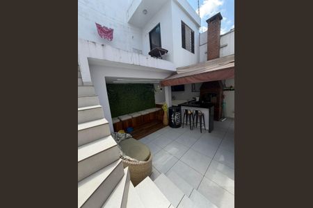 Casa à venda com 155m², 3 quartos e 2 vagas Casa à venda com 155m², 3 quartos e 2 vagasÁrea externa