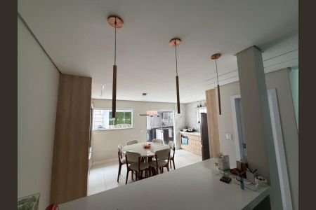 Casa à venda com 155m², 3 quartos e 2 vagas Casa à venda com 155m², 3 quartos e 2 vagasCozinha