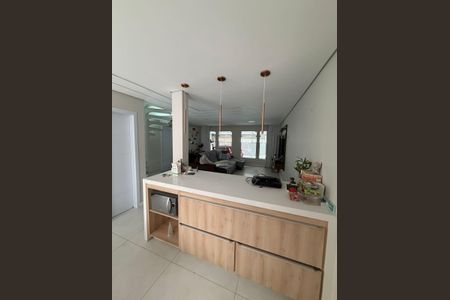 Casa à venda com 155m², 3 quartos e 2 vagas Casa à venda com 155m², 3 quartos e 2 vagasCozinha
