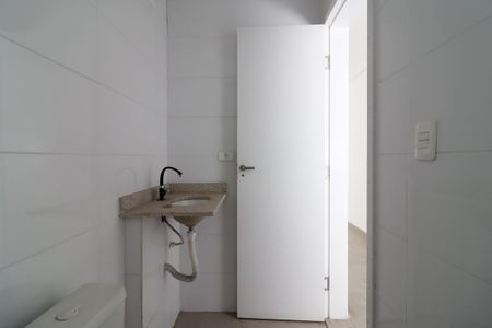 Apartamento à venda com 45m², 2 quartos e sem vaga Apartamento à venda com 45m², 2 quartos e sem vagaBanheiro