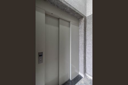 Apartamento à venda com 37m², 2 quartos e sem vaga Apartamento à venda com 37m², 2 quartos e sem vagaÁrea Comum - Elevador