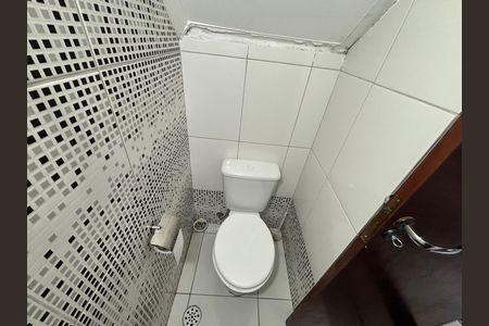 Banheiro 1 de casa à venda com 2 quartos, 60m² em Parque Boturussu, São Paulo