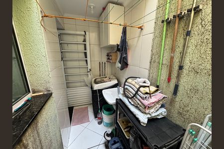 Casa à venda com 60m², 2 quartos e 1 vagaÁrea de Serviço