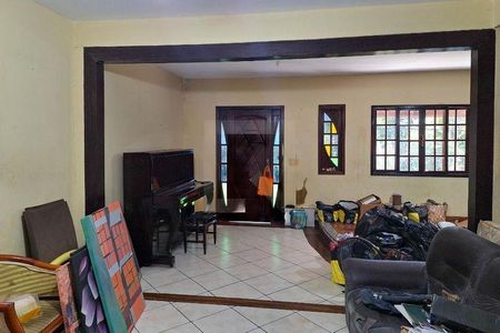 Casa à venda com 4 quartos, 180m² em Itaipu, Niterói