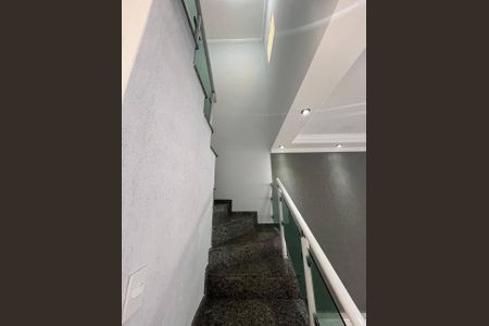 Escada de casa à venda com 3 quartos, 120m² em Jardim Santa Teresinha, São Paulo
