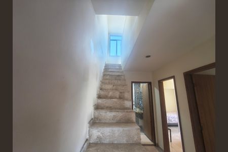 Casa à venda com 120m², 4 quartos e 2 vagas