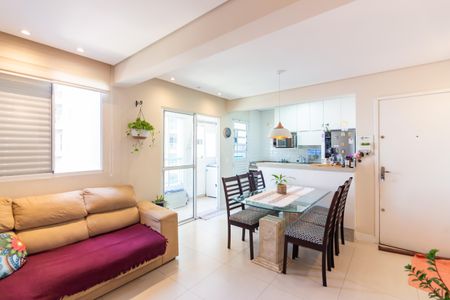 Sala  de apartamento à venda com 2 quartos, 55m² em Padroeira, Osasco