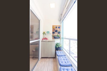 Varanda  de apartamento à venda com 2 quartos, 55m² em Padroeira, Osasco