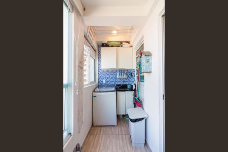 Varanda  de apartamento à venda com 2 quartos, 55m² em Padroeira, Osasco