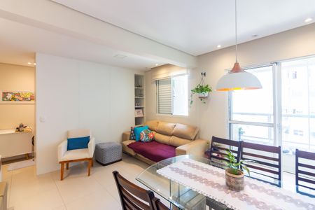 Sala  de apartamento à venda com 2 quartos, 55m² em Padroeira, Osasco