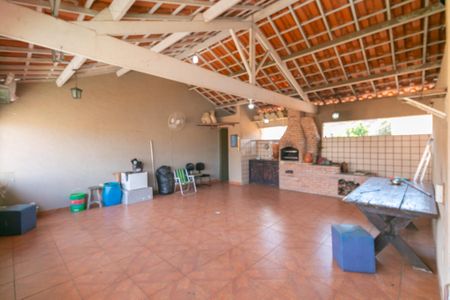 Casa à venda com 168m², 3 quartos e 2 vagas
