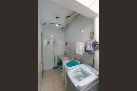 Casa à venda com 168m², 3 quartos e 2 vagas