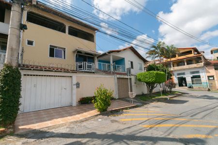 Casa à venda com 168m², 3 quartos e 2 vagas