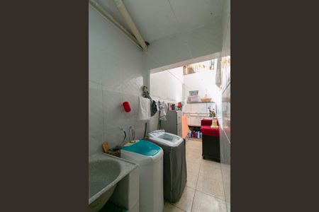 Casa à venda com 168m², 3 quartos e 2 vagas