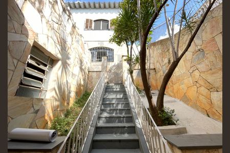 Casa para alugar com 250m², 3 quartos e 2 vagas