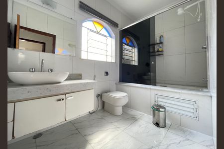 Casa para alugar com 250m², 3 quartos e 2 vagas