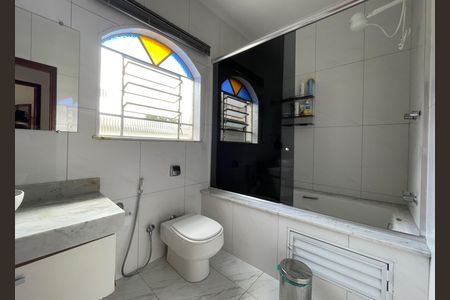 Casa para alugar com 250m², 3 quartos e 2 vagas