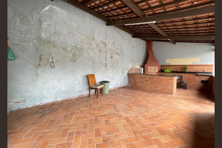 Casa para alugar com 250m², 3 quartos e 2 vagas