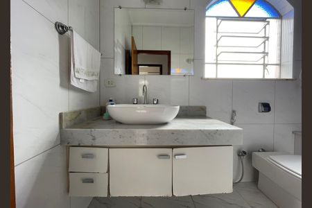 Casa para alugar com 250m², 3 quartos e 2 vagas