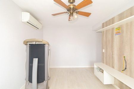 Sala de apartamento para alugar com 2 quartos, 67m² em Cristal, Porto Alegre