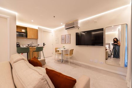 Studio para alugar com 27m², 1 quarto e 1 vaga Studio para alugar com 27m², 1 quarto e 1 vagaSala/Quarto
