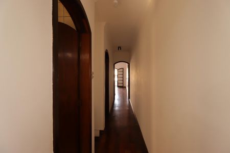 Casa para alugar com 185m², 3 quartos e 2 vagasCorredor do segundo piso