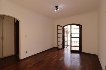 Casa para alugar com 185m², 3 quartos e 2 vagasSuíte