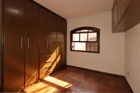 Casa para alugar com 185m², 3 quartos e 2 vagasQuarto 1