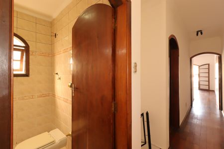 Casa para alugar com 185m², 3 quartos e 2 vagasCorredor do segundo piso