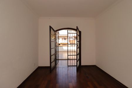 Casa para alugar com 185m², 3 quartos e 2 vagasSuíte