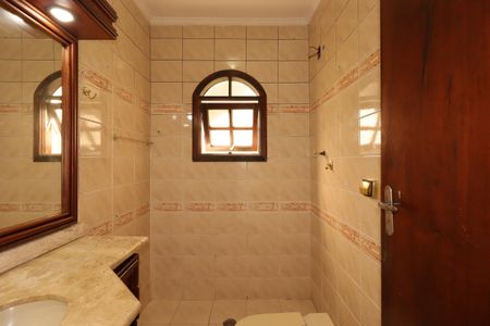 Casa para alugar com 185m², 3 quartos e 2 vagasBanheiro Social