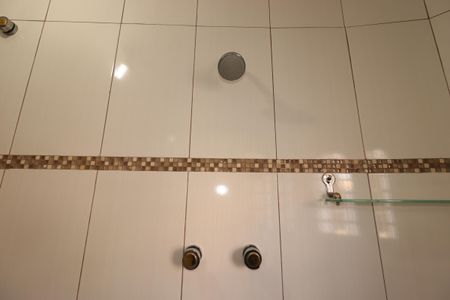Casa para alugar com 185m², 3 quartos e 2 vagasBanheiro da Suíte - Chuveiro