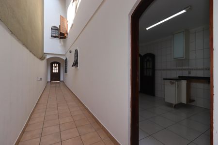 Casa para alugar com 185m², 3 quartos e 2 vagasCorredor externo