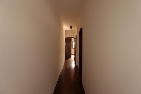 Casa para alugar com 185m², 3 quartos e 2 vagasCorredor do segundo piso